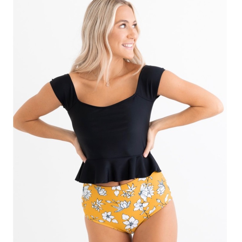 Janela Bay Peplum Top